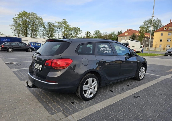 Opel Astra cena 18000 przebieg: 223774, rok produkcji 2013 z Wałcz małe 254